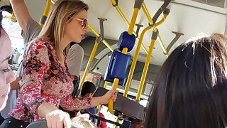 MILF tetudona no onibus