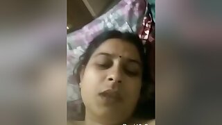 Today Exclusive -sexy Desi Bhabhi Showing Her Nude Body