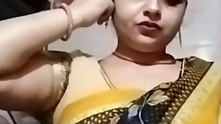 Desi Sexy Mom Showing Boob Pussy N Ass