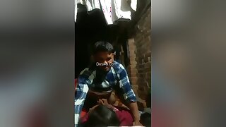 Exclusive- Desi Village Bhabhi Romance And Hard Fucked By Deaver