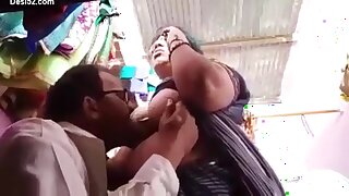 Aunty Boobs Sucked By Tailor In Tailor Shop