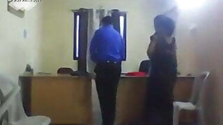 Indian office safai wali aunty ki jabrdasti chudai