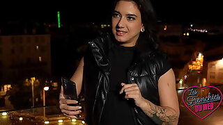 Lena Coxx, brunette coquine qui aime le hard