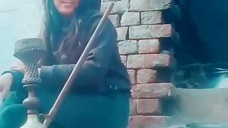Desi hukkha smoking girl