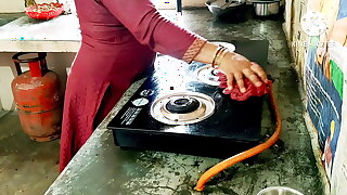 Desi Mom fuking neighbour boy'_s with kichen